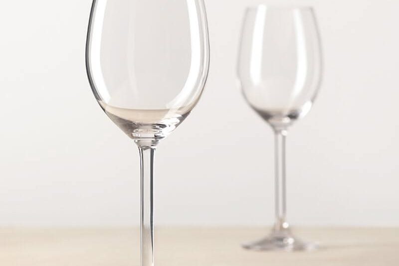 Verres à vin blanc en cristal